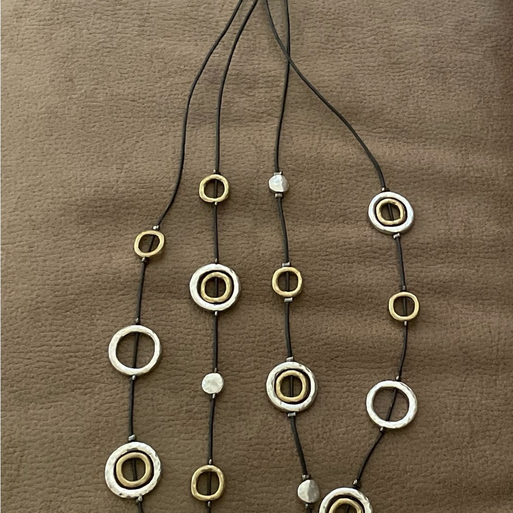 CHICOS Gold and Silver tone necklace!💕🌹💕